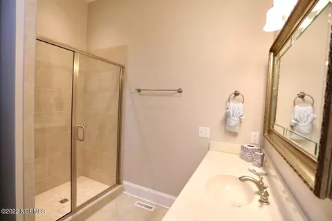 Bath - 10 Braemar Rd, Pinehurst, NC 28374 photo 7 of 9