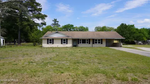 301 Edwards Bridge Rd, Grifton, NC 28530