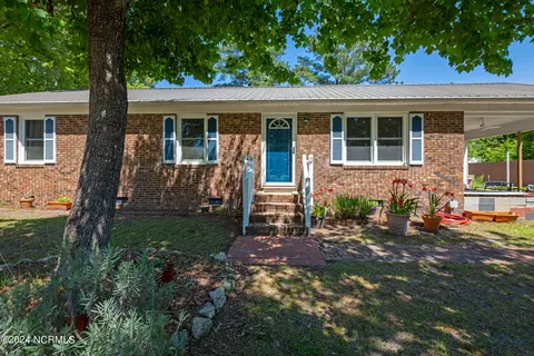795 Chair Rd, New Bern, NC 28560