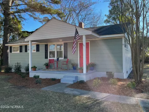 1600 Edgewood Dr, Elizabeth City, NC 27909