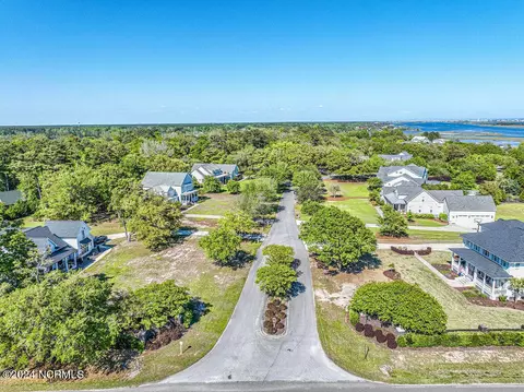 View/Area - 105 Ballast Point Rd, Hampstead, NC 28443 photo 6 of 7