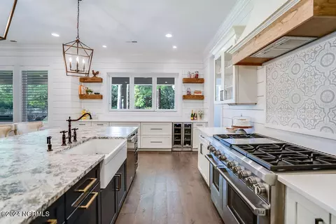 Kitchen - 105 Ballast Point Rd, Hampstead, NC 28443 photo 3 of 8