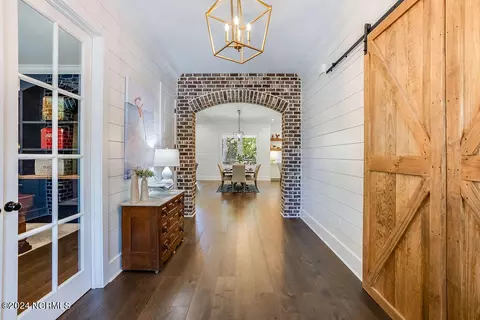 Entry Way - 105 Ballast Point Rd, Hampstead, NC 28443 photo 1 of 6