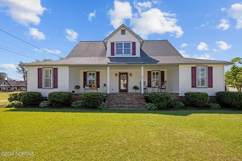 405 S Main St, Stantonsburg, NC 27883