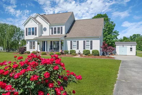 3709 Ivy Rd, Greenville, NC 27858