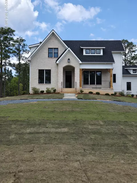 289 Carriage Park, West End, NC 27376