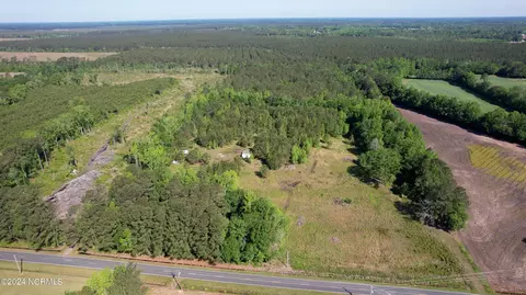 1873 Klondyke Rd, Chadbourn, NC 28431