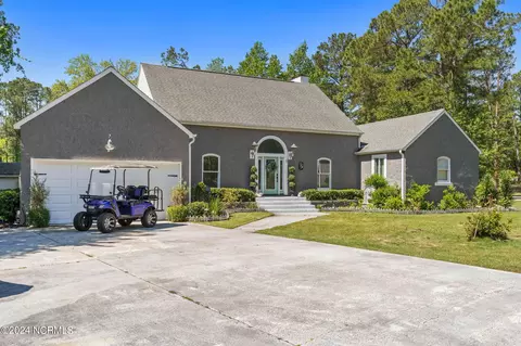 8 Hogan Ct, Shallotte, NC 28470