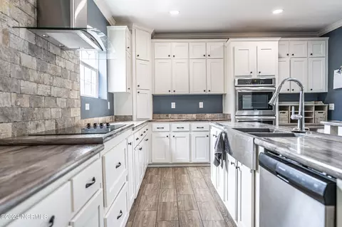 Kitchen - 209 Dirt Rd, Hamlet, NC 28345 photo 1 of 8