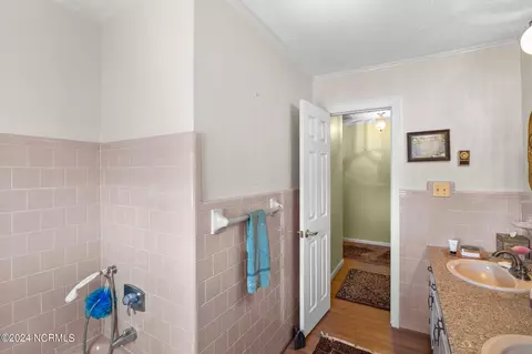 Bath - 123 Waterside Dr, Bath, NC 27808 photo 2 of 4