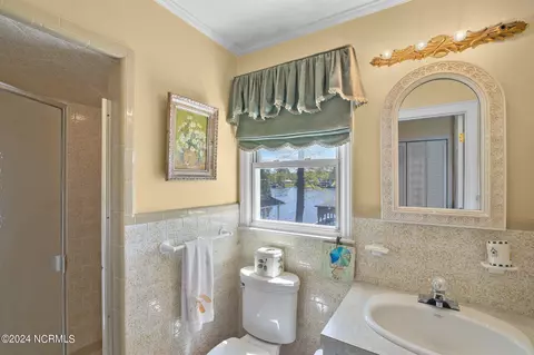 Bath - 123 Waterside Dr, Bath, NC 27808 photo 3 of 4