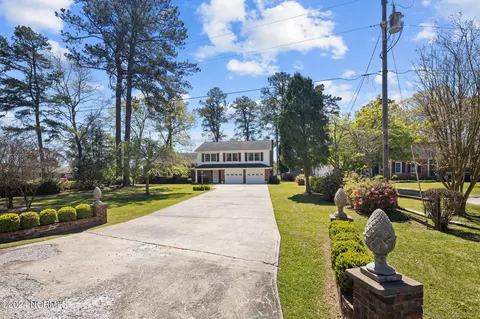 Exterior - 123 Waterside Dr, Bath, NC 27808 photo 2 of 19