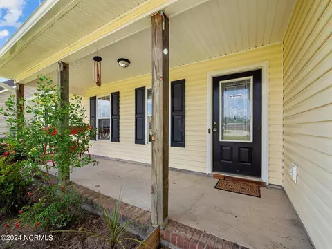 Exterior - 128 Killis Blvd, Richlands, NC 28574 photo 5 of 14