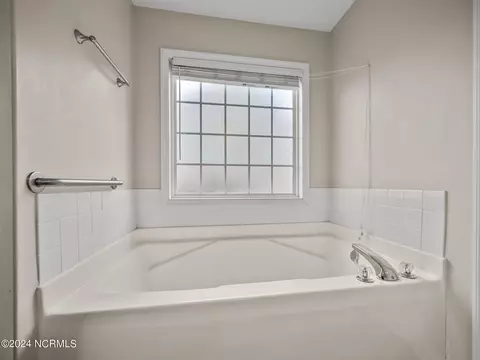 Bath - 128 Killis Blvd, Richlands, NC 28574 photo 3 of 5