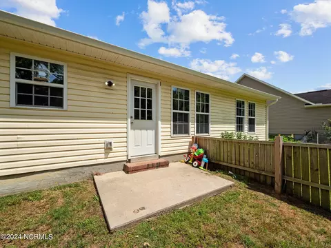 Exterior - 128 Killis Blvd, Richlands, NC 28574 photo 9 of 14