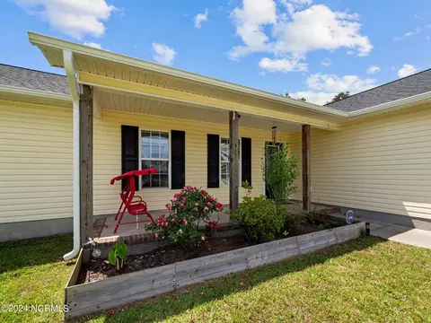 Exterior - 128 Killis Blvd, Richlands, NC 28574 photo 4 of 14