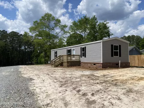 2746 Borough Rd, Currie, NC 28435