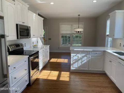 Kitchen - 4 Beryl Ln, Pinehurst, NC 28374 photo 3 of 5