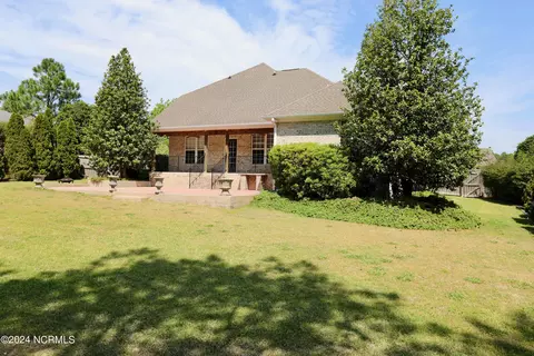 Exterior - 4 Beryl Ln, Pinehurst, NC 28374 photo 10 of 14
