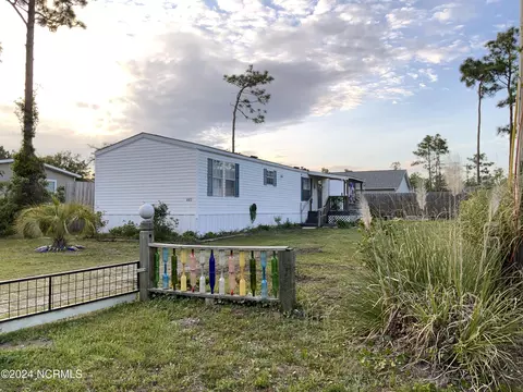 4410 Sea Pines Dr SE, Southport, NC 28461