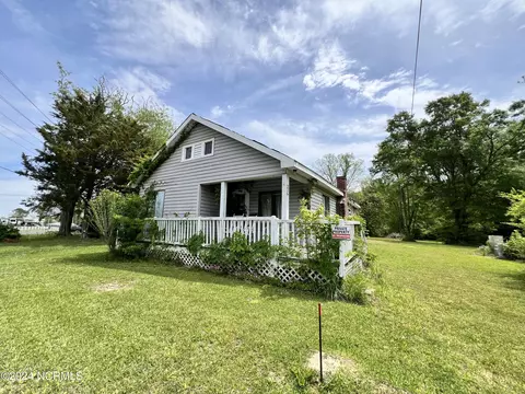 226 Fulcher Landing Rd, Sneads Ferry, NC 28460
