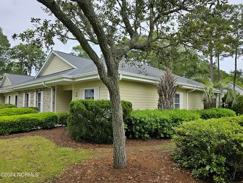 90 Clubhouse Rd #6D, Sunset Beach, NC 28468