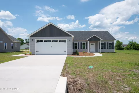 105 Adams Landing Way, Maysville, NC 28555