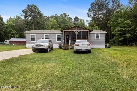 626 Josephine Dr, Lumberton, NC 28358
