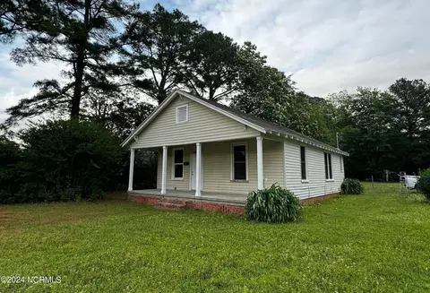 1801 Charlotte Ave, Kinston, NC 28501