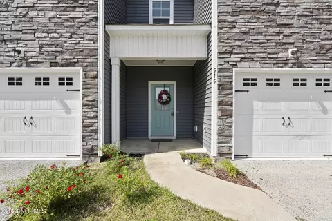 515 Stone Crab Ln, Sneads Ferry, NC 28460
