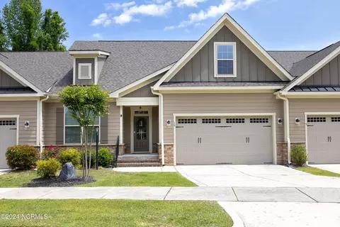 15 Winged Foot Rd #8, Pinehurst, NC 28374