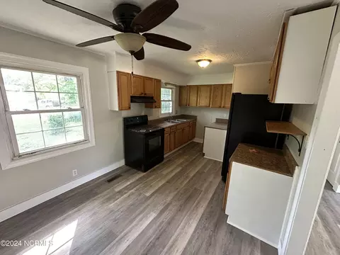 208 Melroy St, Mccoll, SC 29570 photo 3