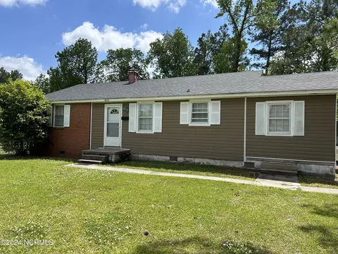402 Clyde Dr, Jacksonville, NC 28540