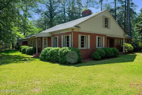 143 Hammond Ave, Bethel, NC 27812