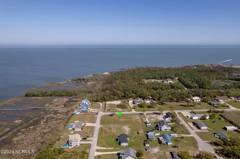 130 East Dr, Harkers Island, NC 28531