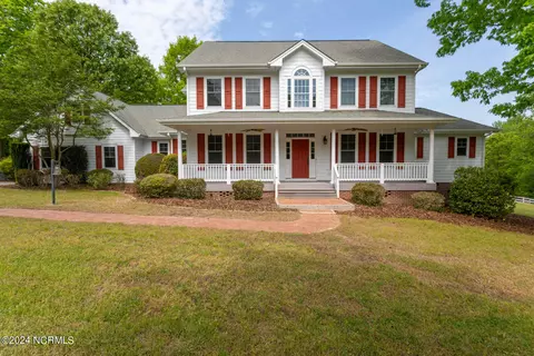 195 Shagbark Ct, West End, NC 27376