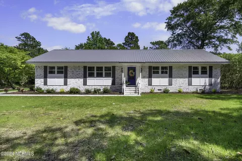 3227 Chalmers Dr, Wilmington, NC 28409
