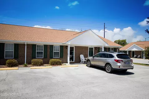 2900 Myrtle St #7, Morehead City, NC 28557