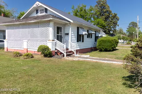 1306 Herrington Rd, Elizabeth City, NC 27909
