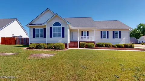 100 Hampton Ln, Princeton, NC 27569