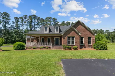 180 Woodrow Mccoy Rd, Cove City, NC 28523