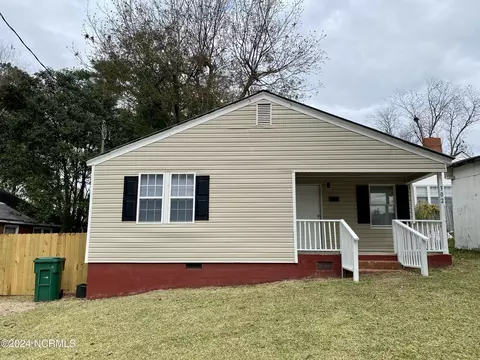 302 School Dr, Williamston, NC 27892