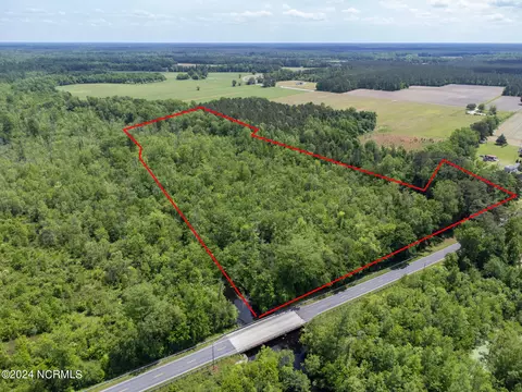 8555 Nc 41, Wallace, NC 28466
