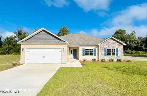118 Woodford Dr, Jacksonville, NC 28540
