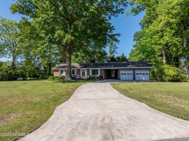 9 Mcarthur Dr, Jacksonville, NC 28546