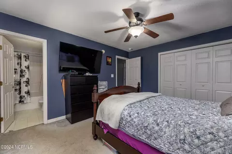 Bedroom - 137 Daphne Dr, Hubert, NC 28539 photo 2 of 3