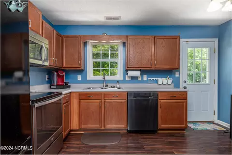 Kitchen - 137 Daphne Dr, Hubert, NC 28539 photo 1 of 1
