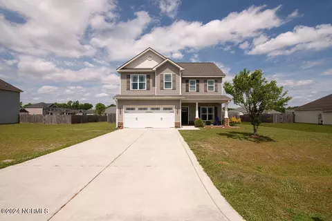 154 Prelude Dr, Richlands, NC 28574