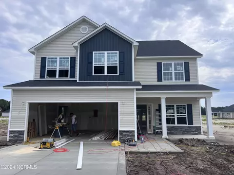 476 Pebble Shore Dr, Sneads Ferry, NC 28460