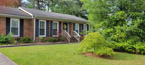 210 Pearl Dr, Greenville, NC 27834